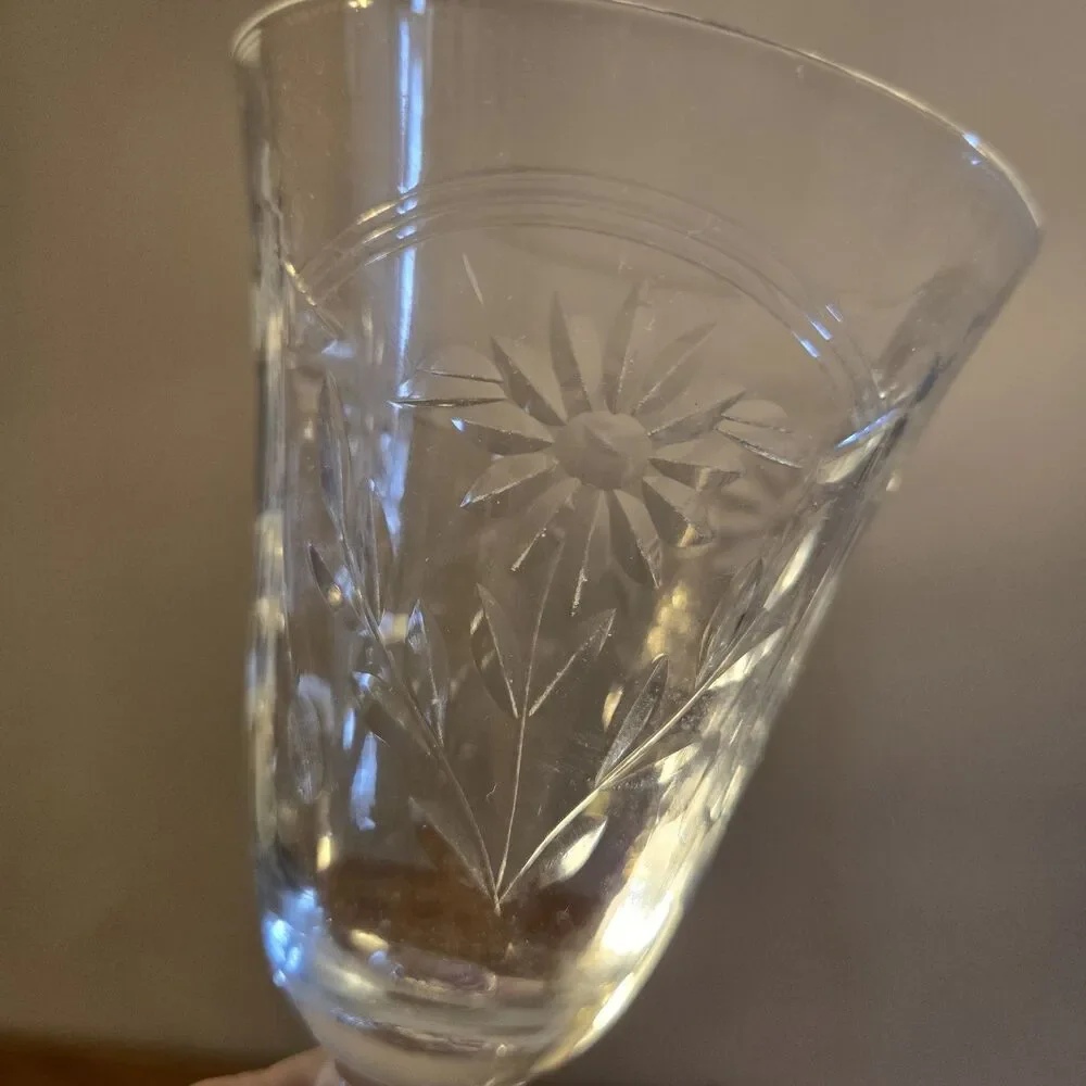 Set of 4 Vintage Etched Floral Thumbprint Wine Glasses with Flower On Stem
